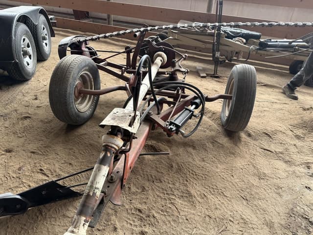 Image of International Harvester 1100 equipment image 1