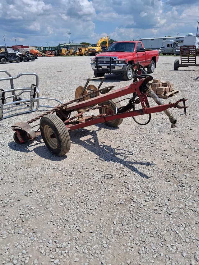 Image of International Harvester 1100 equipment image 2
