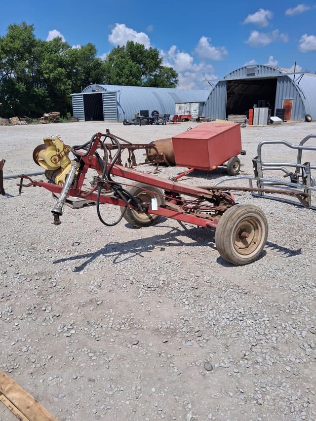 Image of International Harvester 1100 equipment image 1