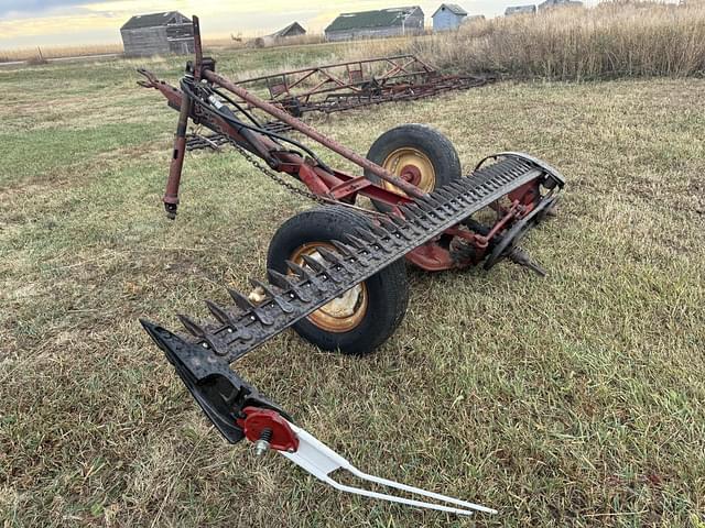 Image of International Harvester 1100 equipment image 3