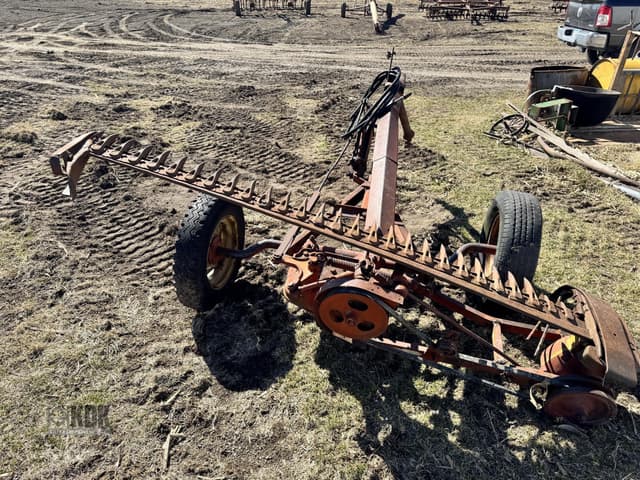 Image of International Harvester 1100 equipment image 4