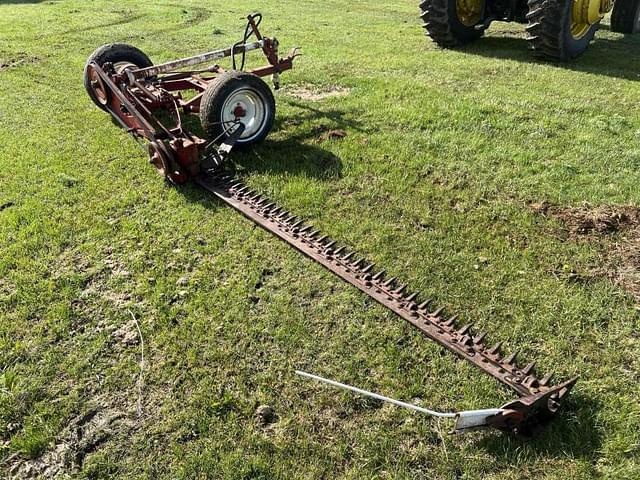 Image of International Harvester 1100 equipment image 1