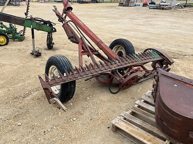 Image of International Harvester 1100 equipment image 4