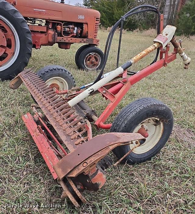 Image of International Harvester 1100 equipment image 4