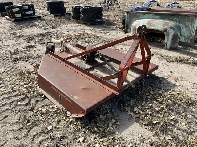 Image of International Harvester 111 equipment image 4