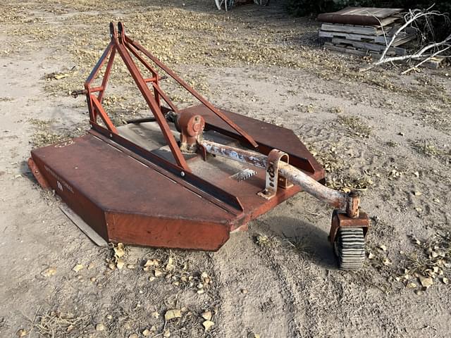 Image of International Harvester 111 equipment image 1