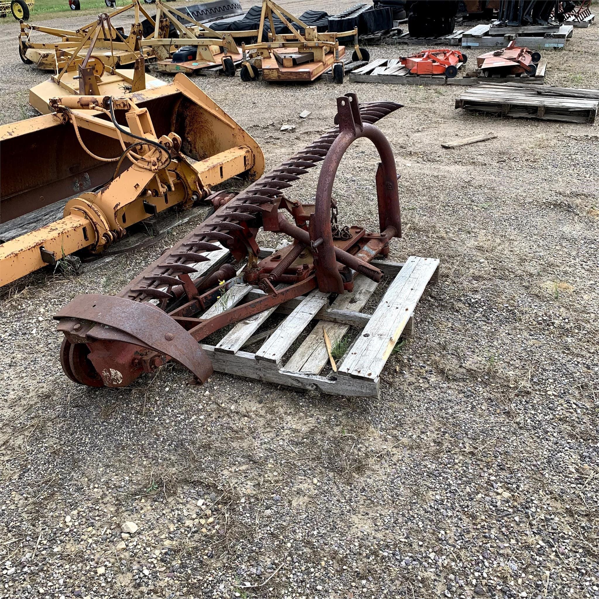 International Harvester 115 Equipment Image0