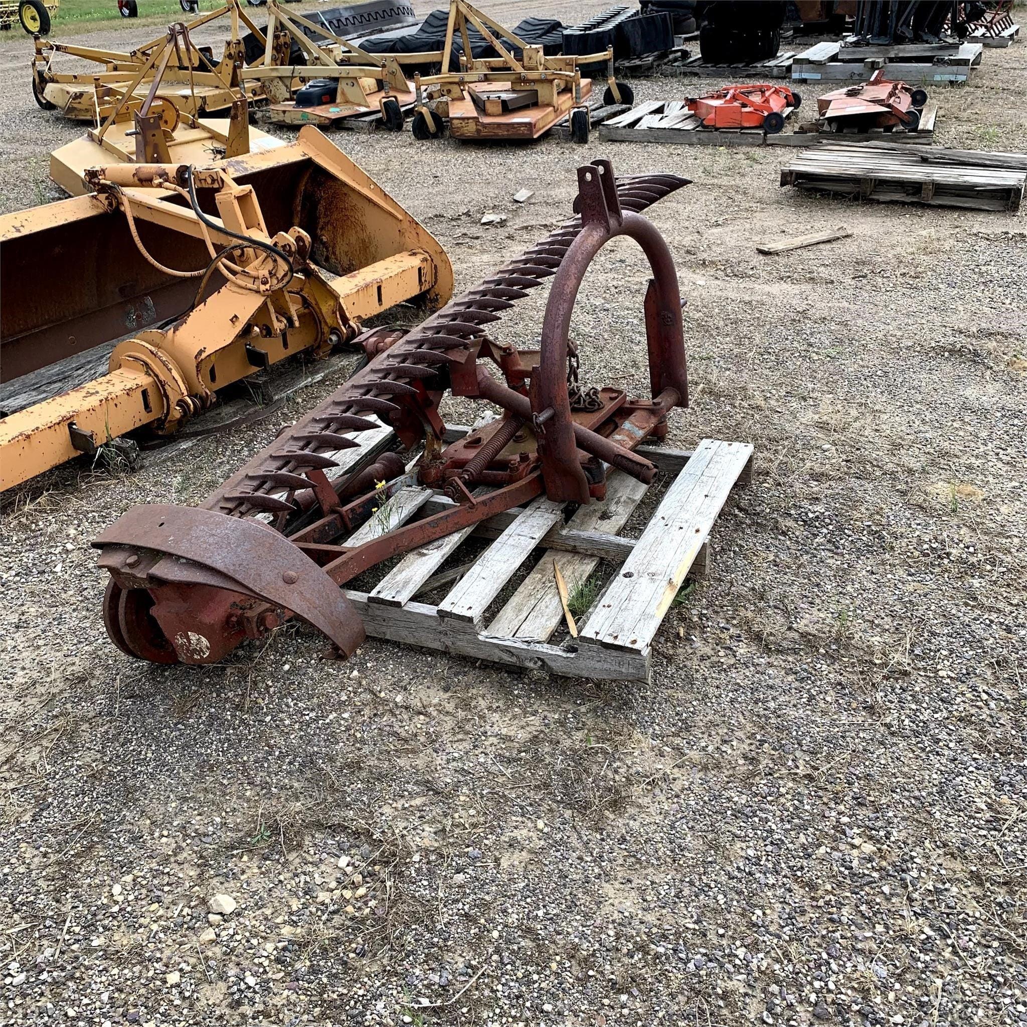 International Harvester 115 Equipment Image0