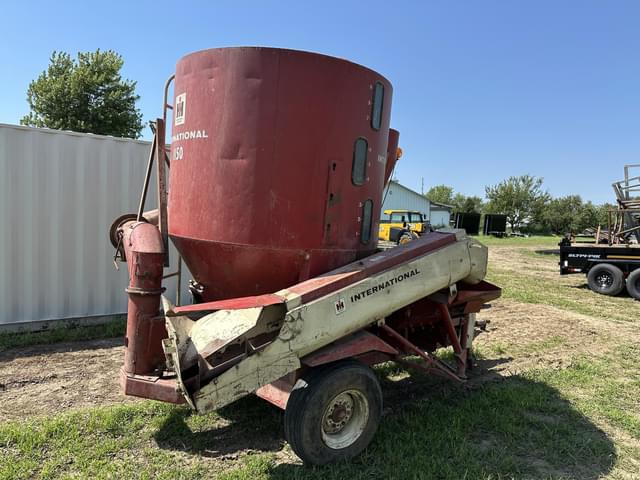 Image of International Harvester 1150 equipment image 3