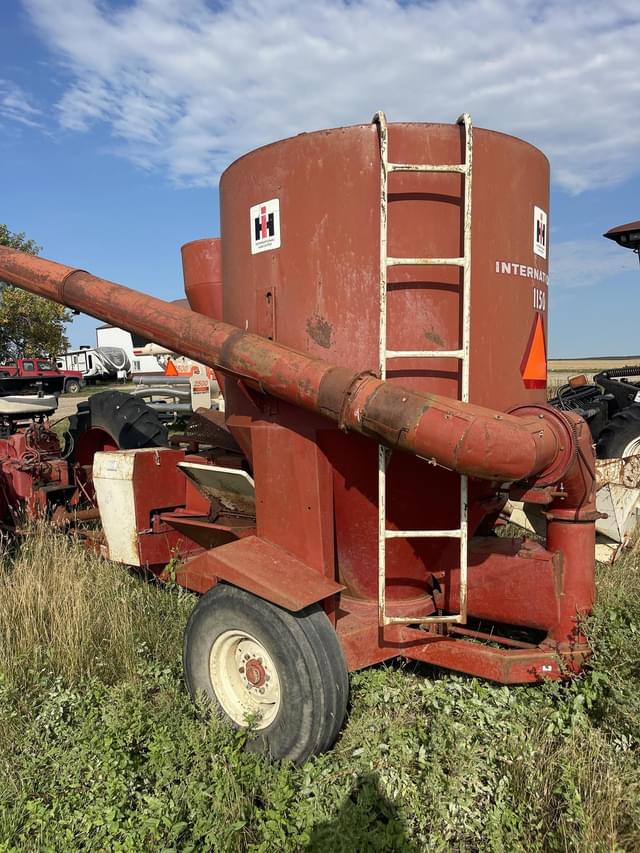 Image of International Harvester 1150 equipment image 3