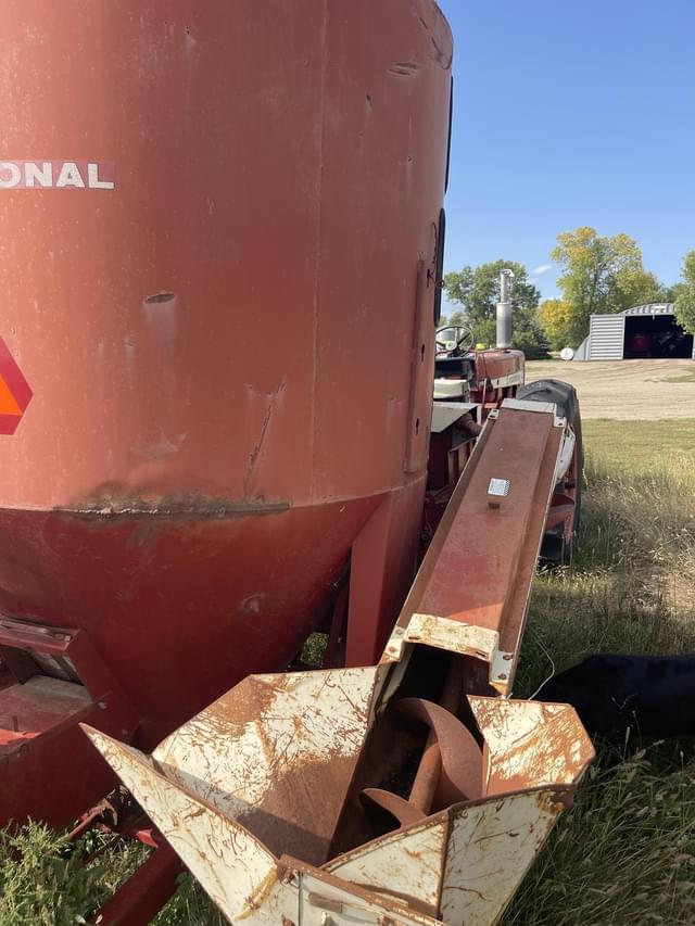 Image of International Harvester 1150 equipment image 2