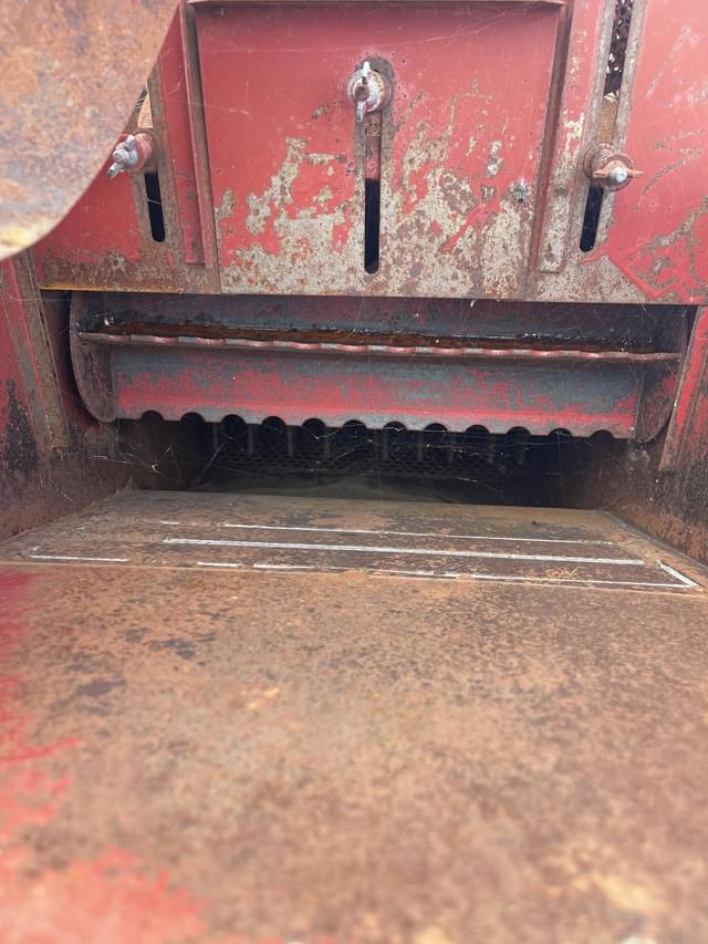 Image of International Harvester 1150 equipment image 1