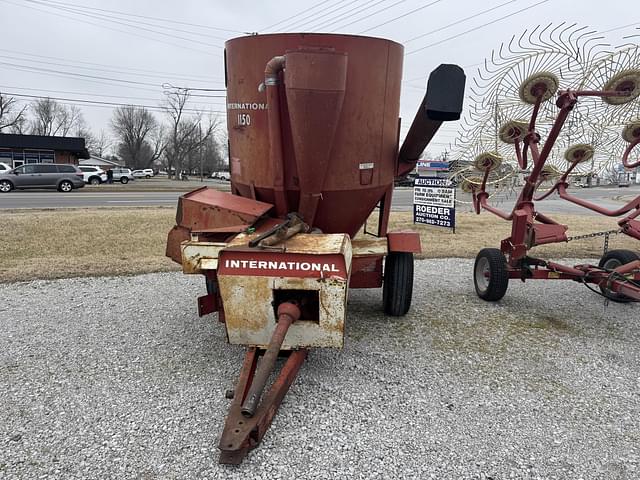 Image of International Harvester 1150 equipment image 1