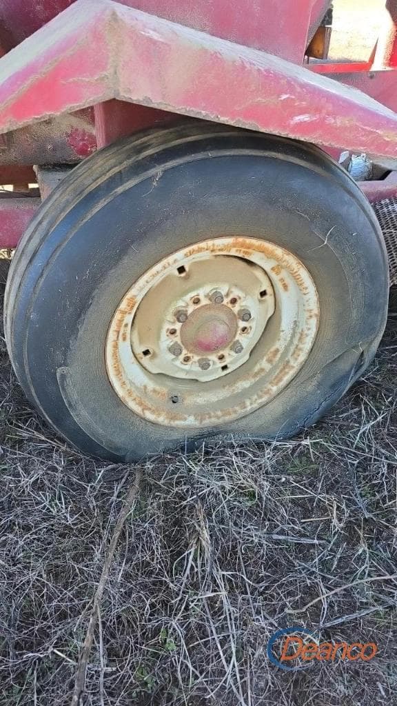 Image of International Harvester 1150 equipment image 2