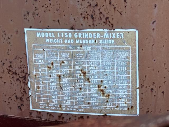 Image of International Harvester 1150 equipment image 4