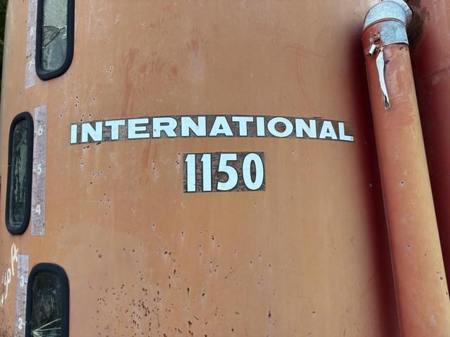 Image of International Harvester 1150 equipment image 3