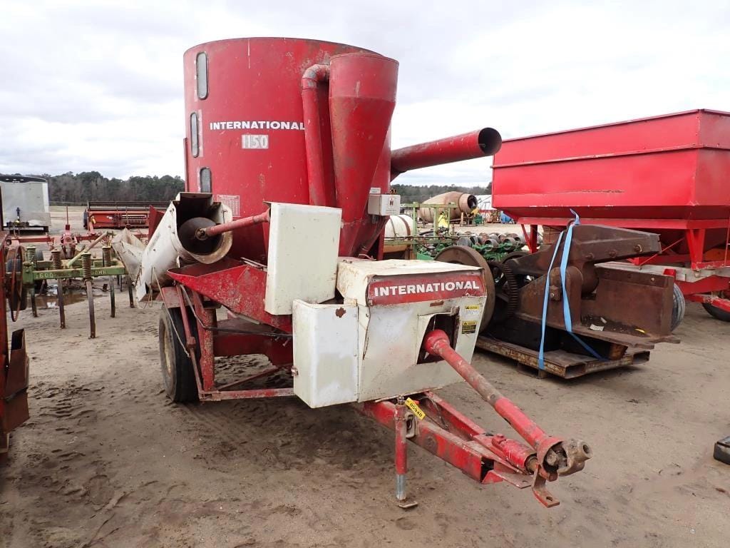 International Harvester 1150 Equipment Image0