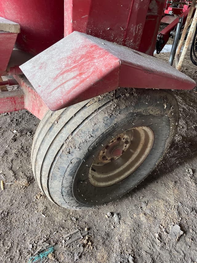 Image of International Harvester 1150 equipment image 3