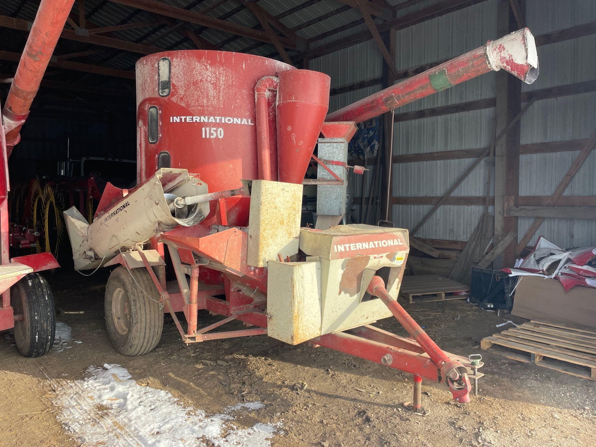 International Harvester 1150 Equipment Image0