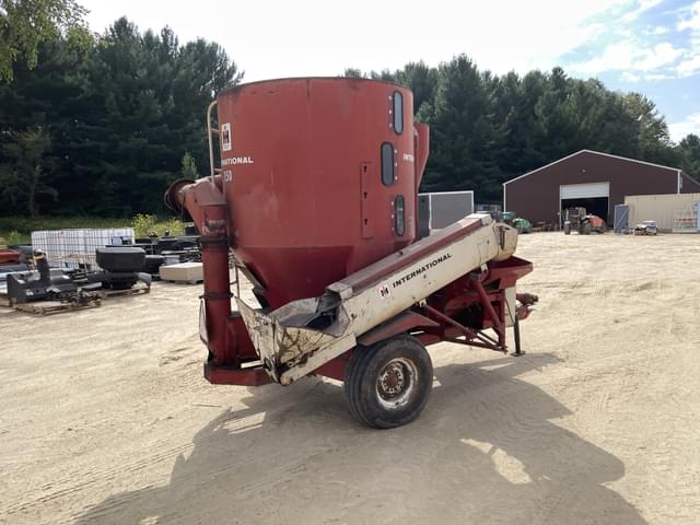 Image of International Harvester 1150 equipment image 4