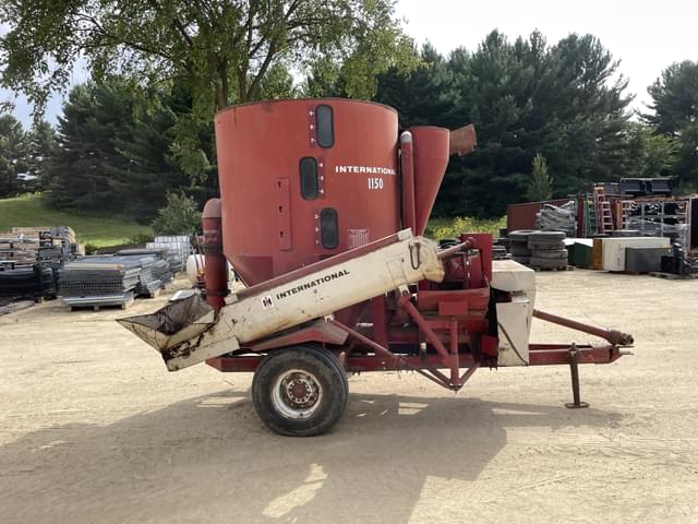 Image of International Harvester 1150 equipment image 3