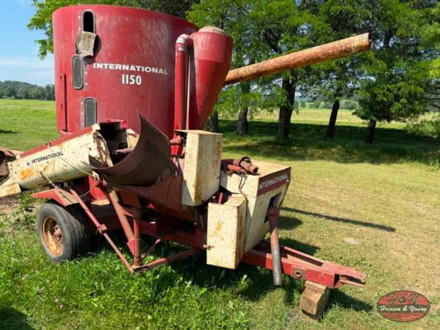 Image of International Harvester 1150 equipment image 2