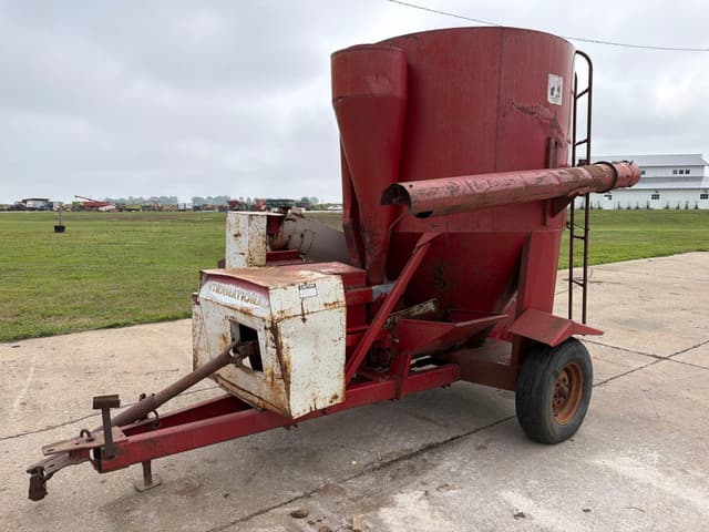 Image of International Harvester 1150 equipment image 3