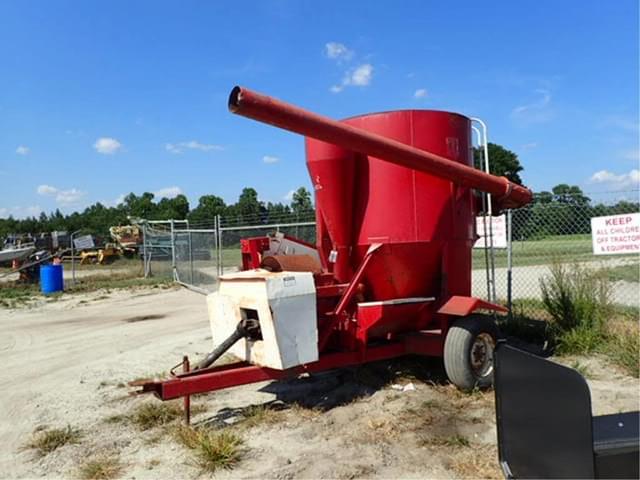 Image of International Harvester 1150 equipment image 1