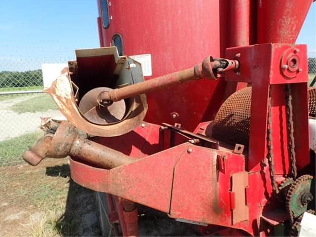 Image of International Harvester 1150 equipment image 3