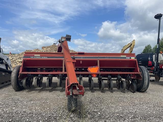 Image of International Harvester 5100 equipment image 4