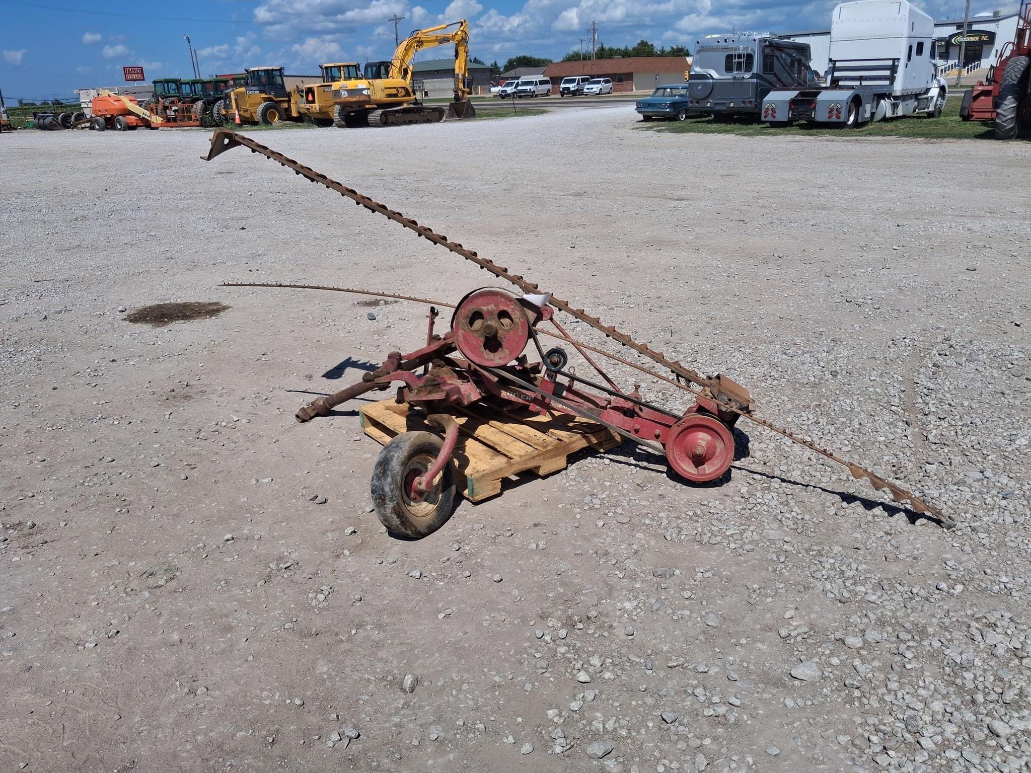 International Harvester 120 Equipment Image0