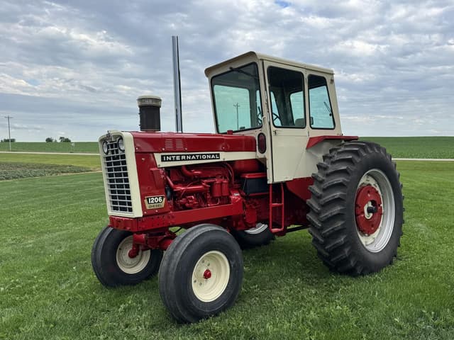 Image of International Harvester 1206 equipment image 1