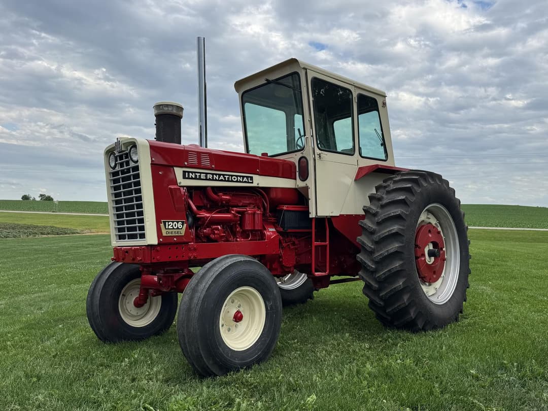 Image of International Harvester 1206 Primary image