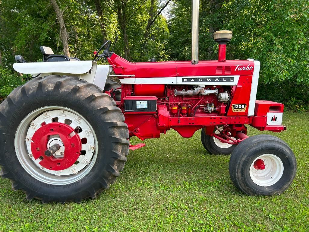 Main image International Harvester 1206