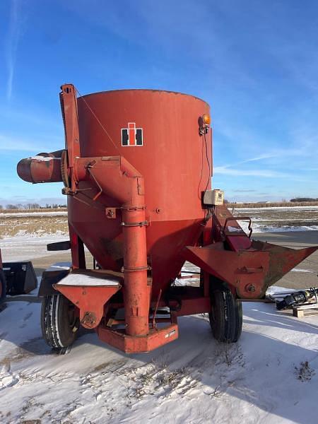 Image of International Harvester 1250 equipment image 2