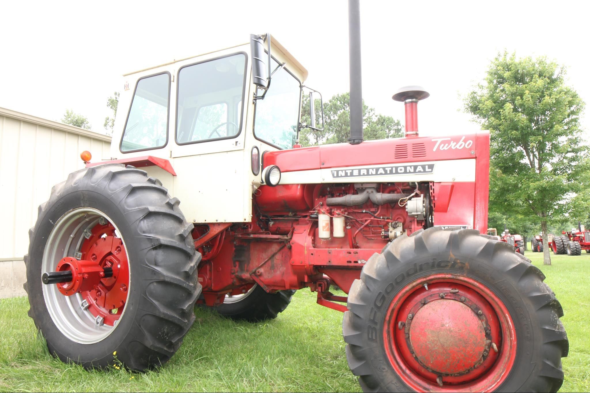 International Harvester 1256 Equipment Image0