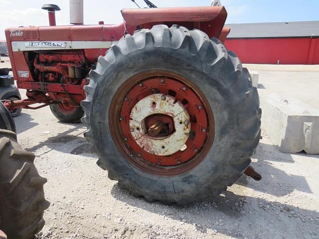 Image of International Harvester 1256 equipment image 3