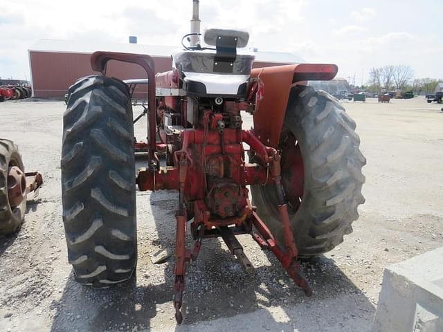 Image of International Harvester 1256 equipment image 4