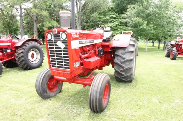 Image of International Harvester 1256 equipment image 2