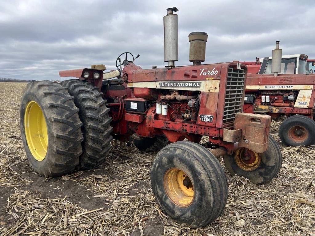 International Harvester 1256 Equipment Image0