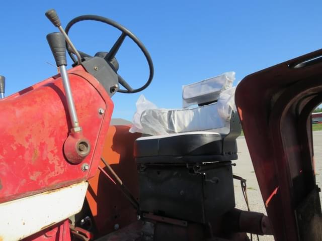 Image of International Harvester 1256 equipment image 3