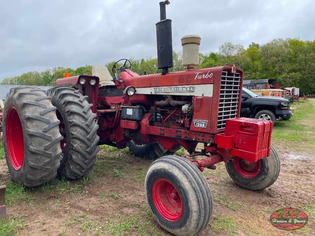 Image of International Harvester 1256 equipment image 1