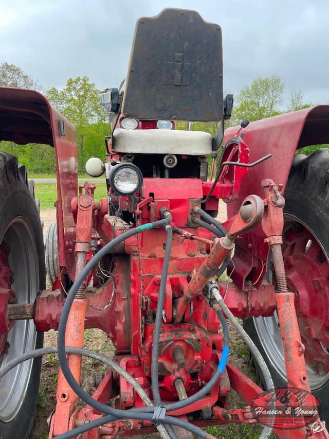 Image of International Harvester 1256 equipment image 4