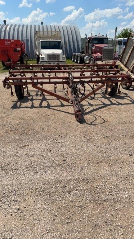 International Harvester 45 Vibra Shank Equipment Image0