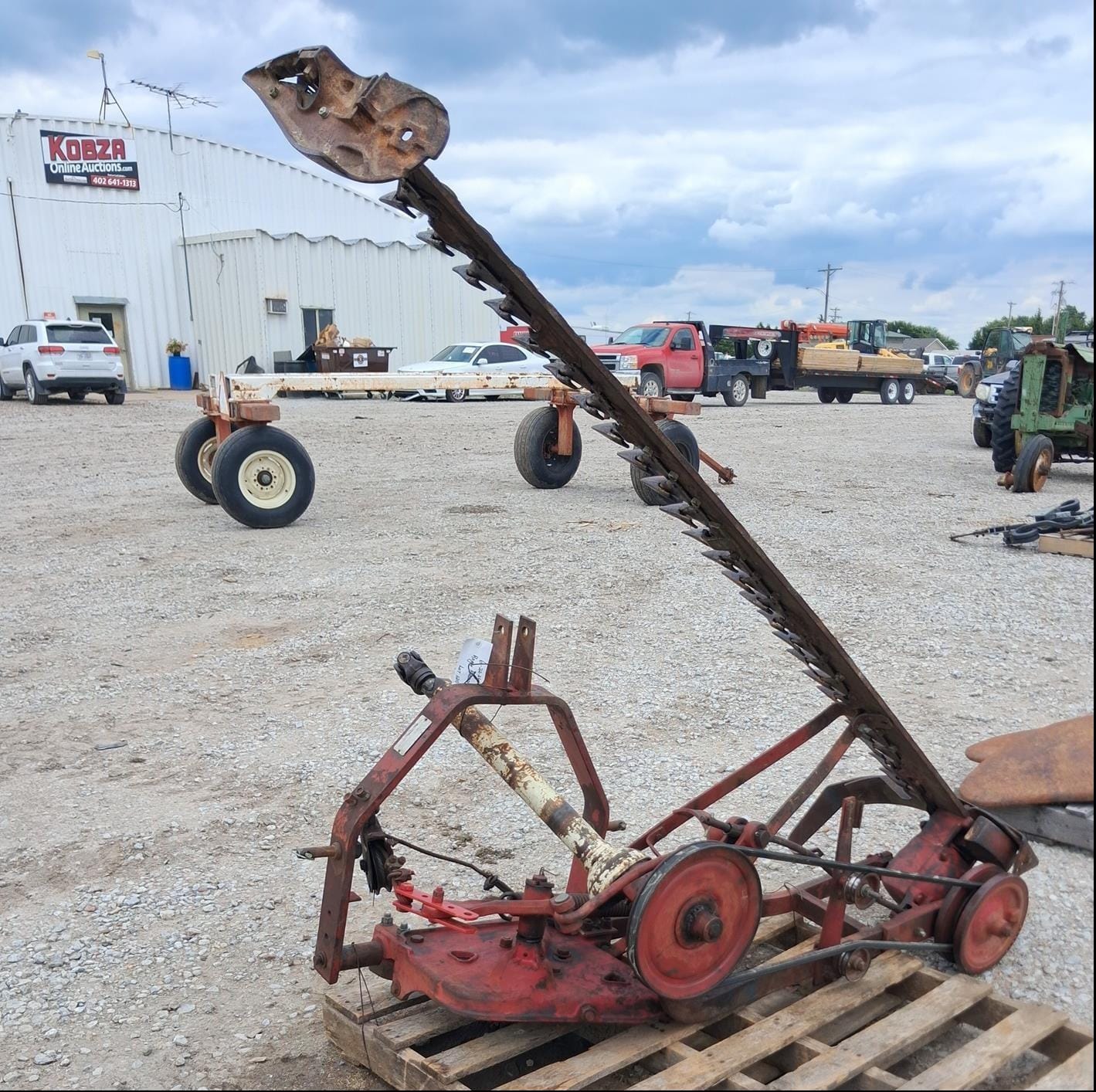 International Harvester 1300 Equipment Image0