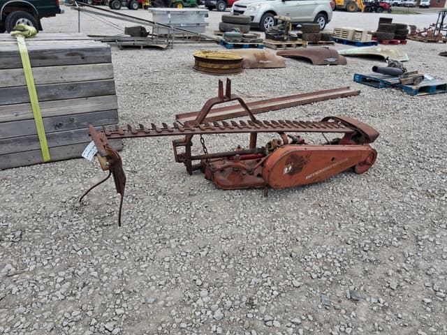 Image of International Harvester 1300 equipment image 2