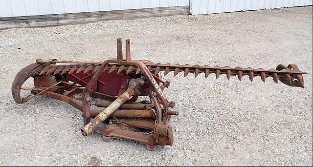 Image of International Harvester 1300 equipment image 2