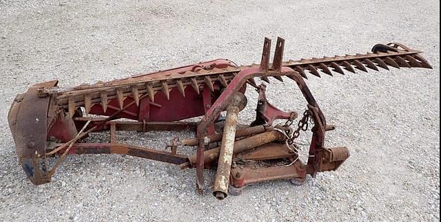 Image of International Harvester 1300 equipment image 3