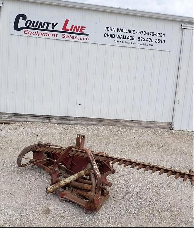 Image of International Harvester 1300 equipment image 1