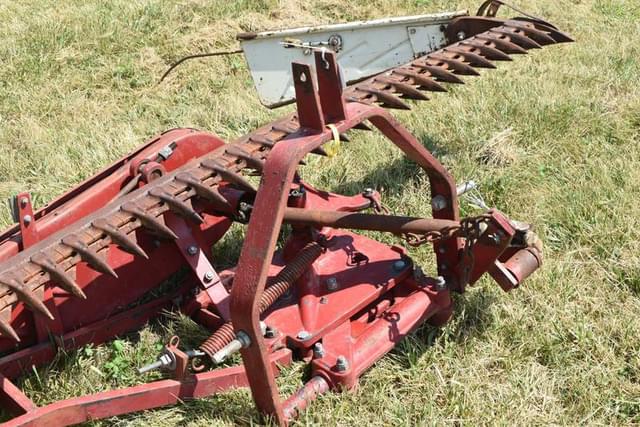 Image of International Harvester 1300 equipment image 3